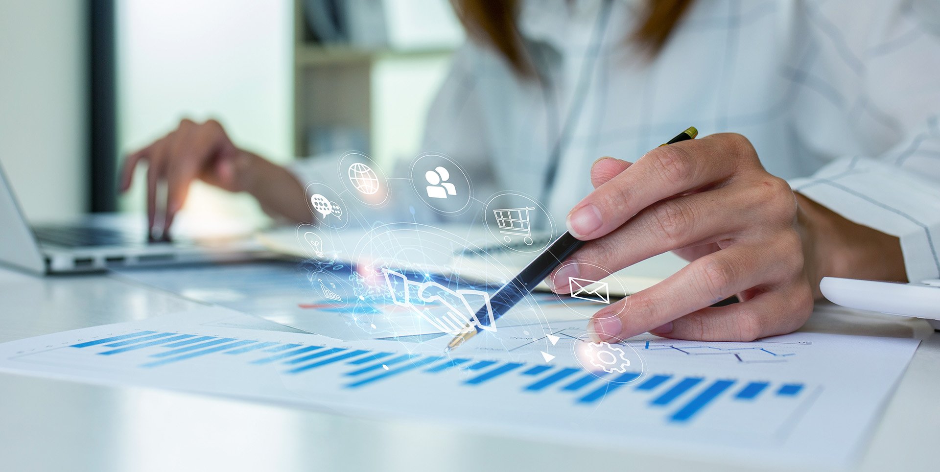 最近よく聞く電子帳簿保存法って何?そのポイントや改正などについて解説