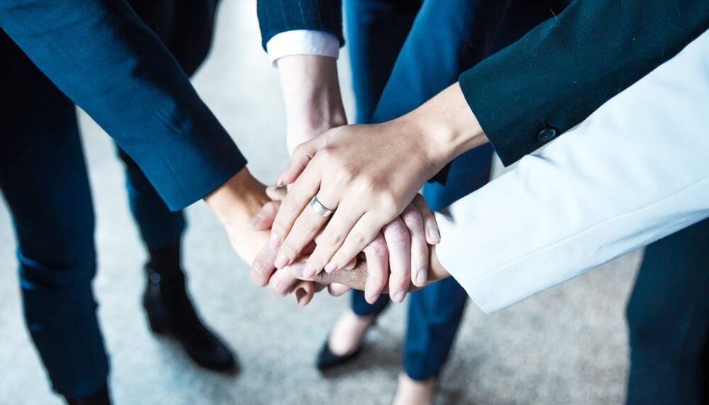 コラボレーションとは?これからの企業成長に欠かせないポイントを解説